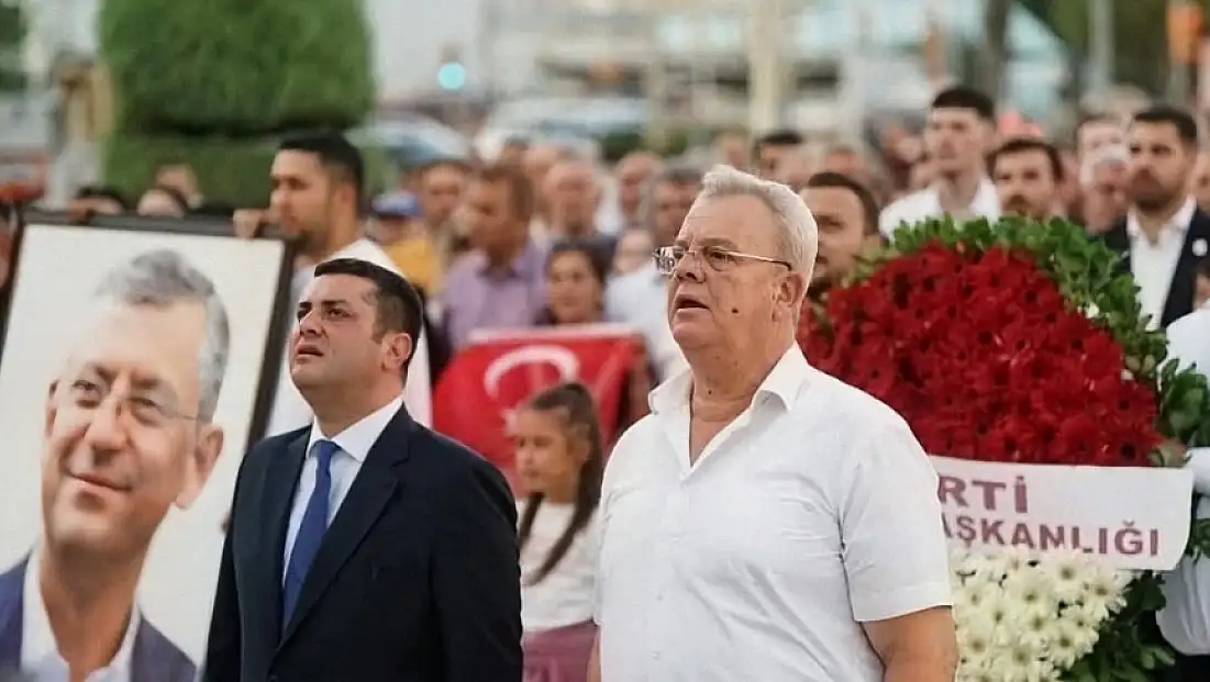 Başkan Demir ve 5 bini aşkın partili YENİ Parti'ye geçti