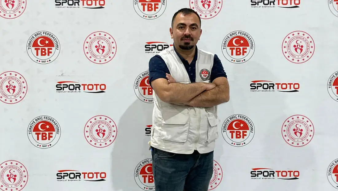 Briç Şampiyonasında Torbalılı Hakem Hasan Demir Görevde