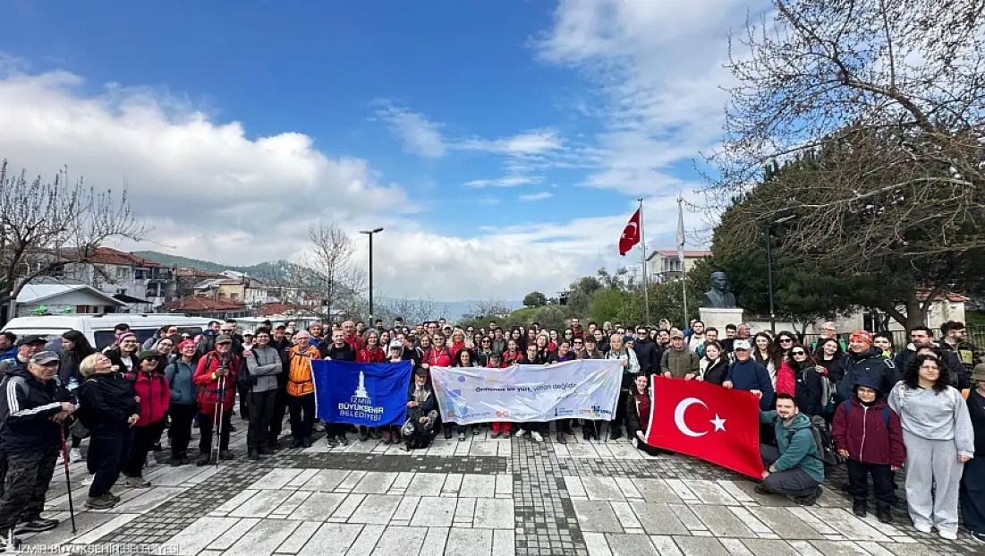 Efes Mimas Yolu’nda 180 kişilik bahar yürüyüşü