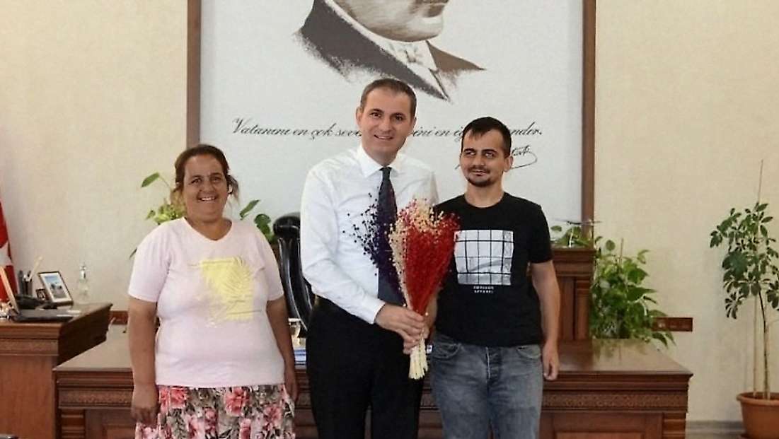 Görme engelli Özcan Şaylı azmiyle üniversiteyi kazandı