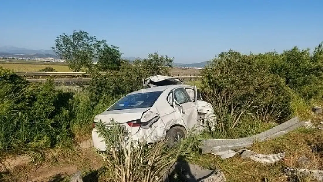 İzmir-Aydın Otoyolu’nda kaza: Otomobil sürücüsü yaralandı