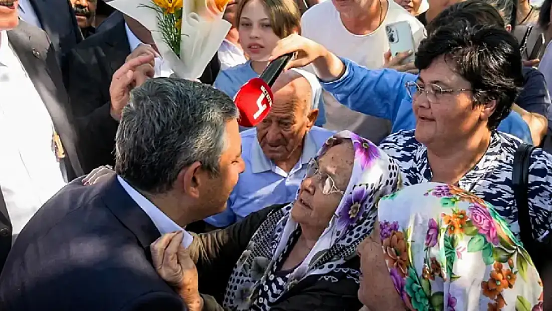 Özgür Özel'in İzmir programındaki ilk durağı Bayındır oldu