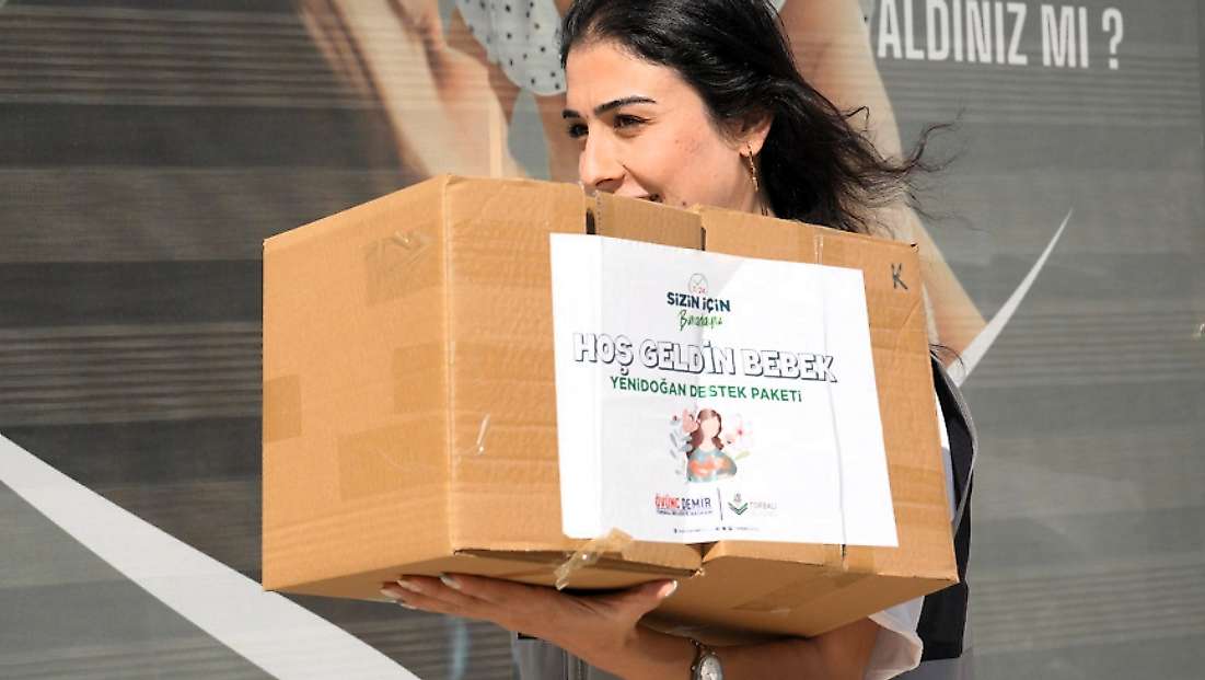 Torbalı Belediyesi’nden yeni doğan bebeklere 16 ürünlü destek paketi