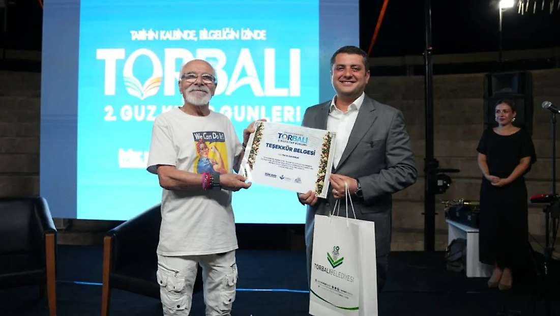 Torbalı’da Emre Kongar’dan “Atatürk Cumhuriyeti” söyleşisi