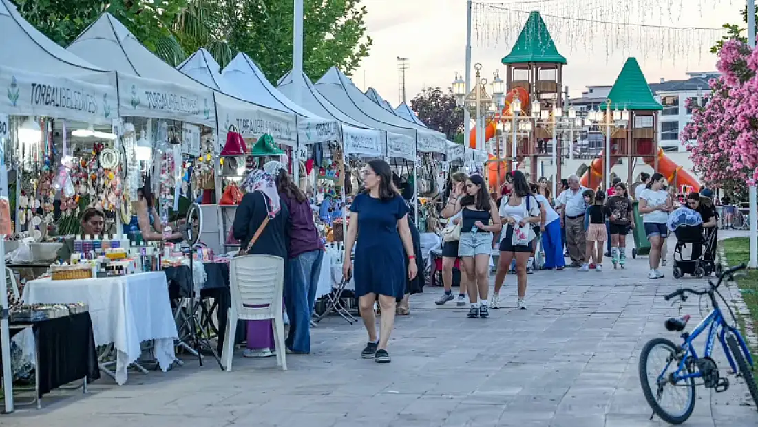 Torbalı’da Gece Pazarı açıldı
