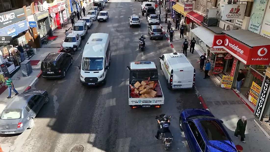Torbalı'da kaldırım işgallerine denetim! Tek yön düzenlemesinde sona gelindi