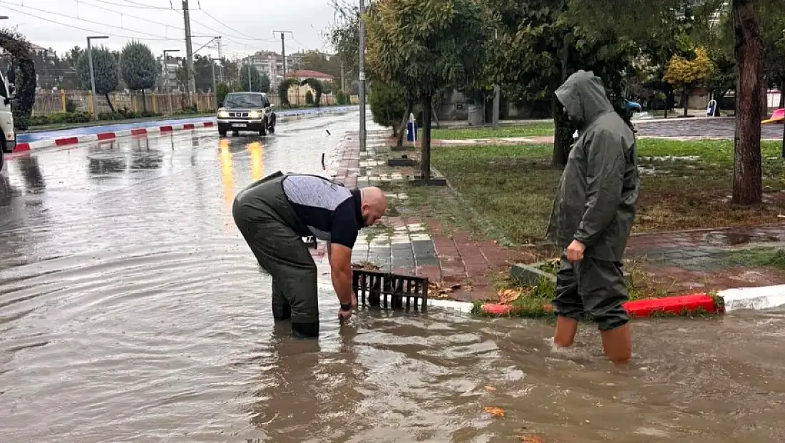 Torbalı’da şiddetli yağış felakete yol açtı: 49,2 mm yağış, 1 can kaybı