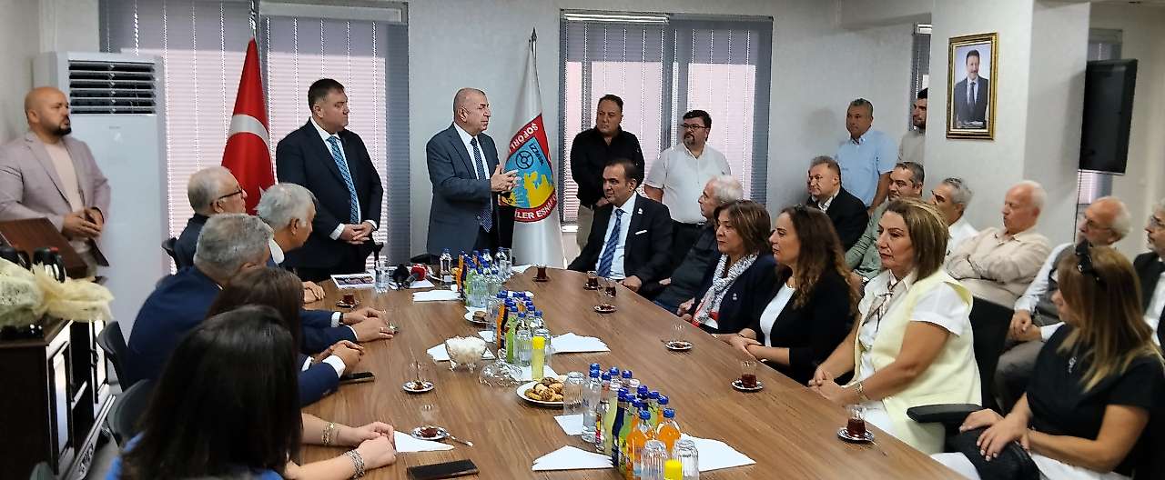 Özdağ, İzmirli taksicilerle buluştu! Esnafın sorunları masaya yatırıldı