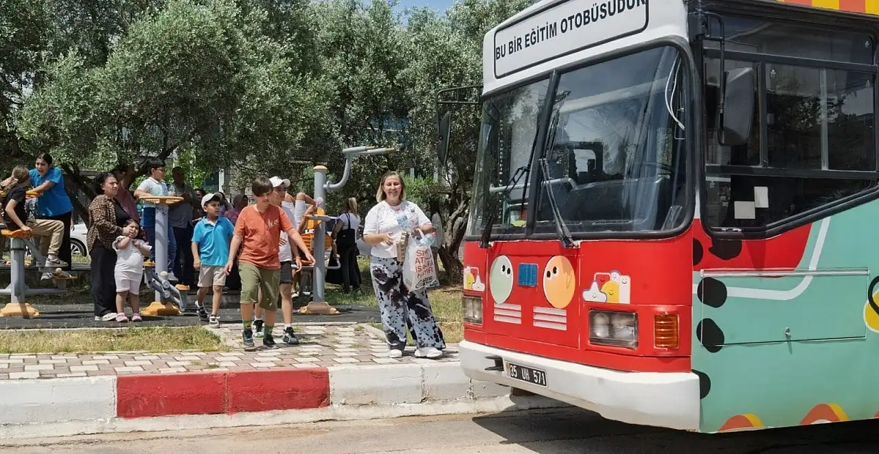 Dobidob eğitim otobüsü çocuklara geri dönüşüm bilinci kazandırıyor