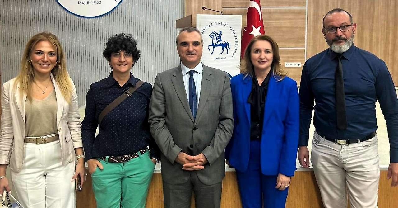 DEÜ'den öğrencileri sektörle buluşturan yapay zekâ destekli platform
