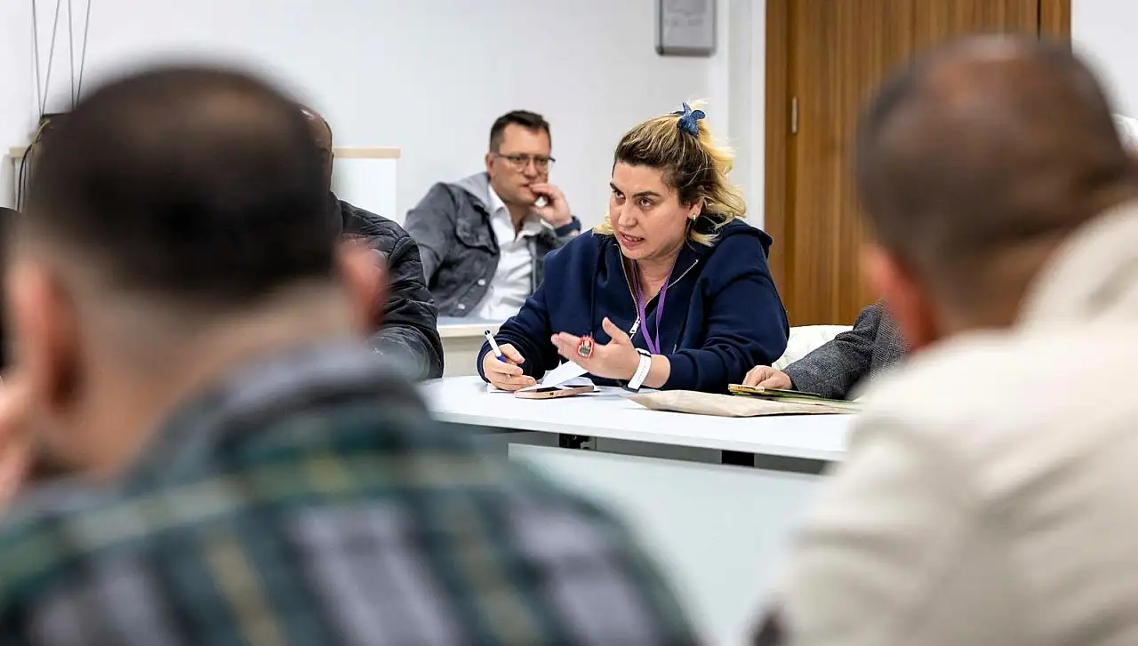 İzmir'de Roman Yurttaş Meclisi toplandı: Cemil Tugay'dan eğitim ve istihdam vurgusu