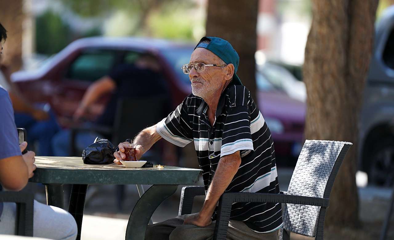 Torbalı'da belediye kafelerinde çay ve su 7,5 TL
