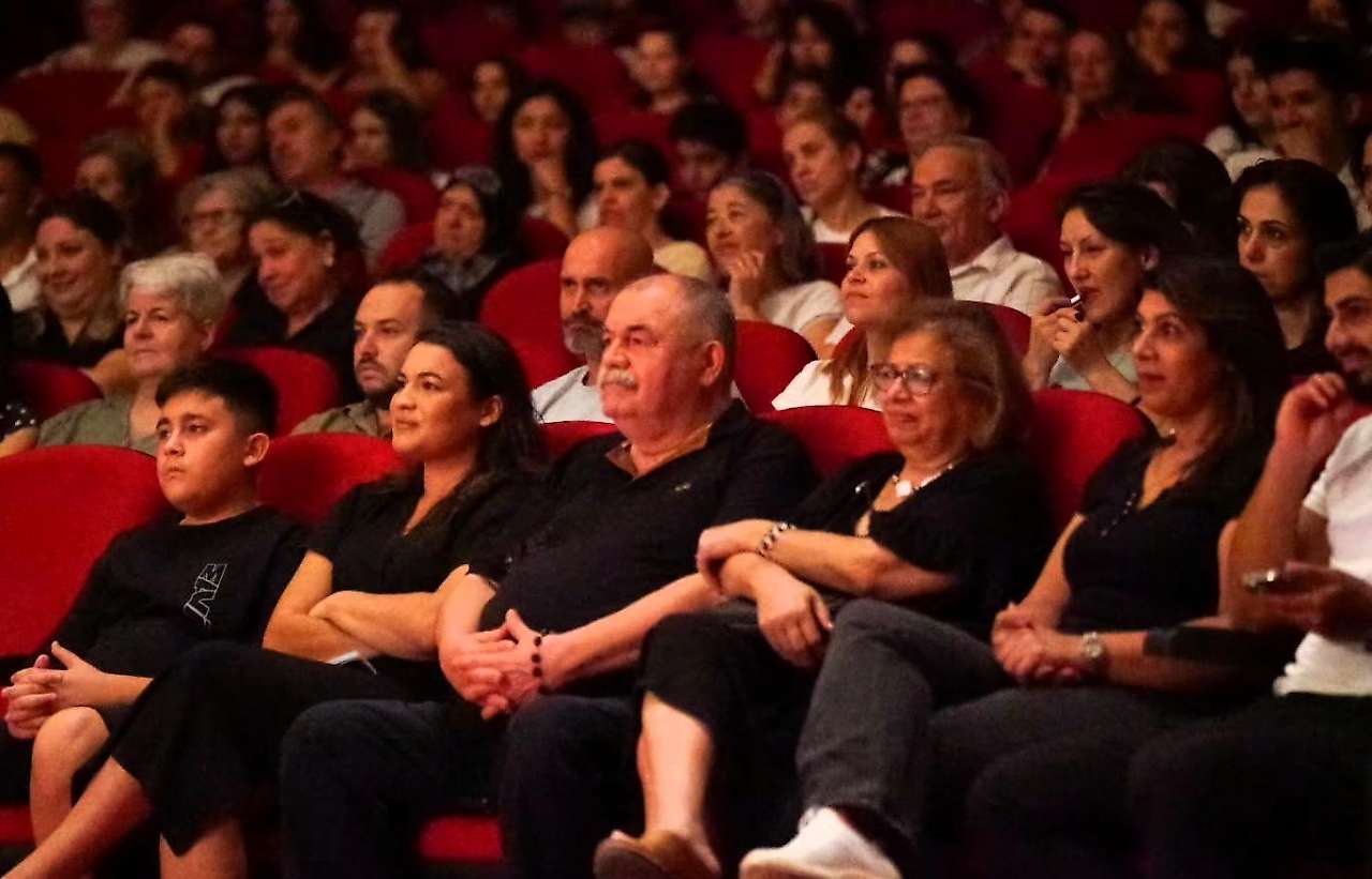 Torbalı Belediyesi Kent Tiyatrosu yeni kadrosuyla perde açtı