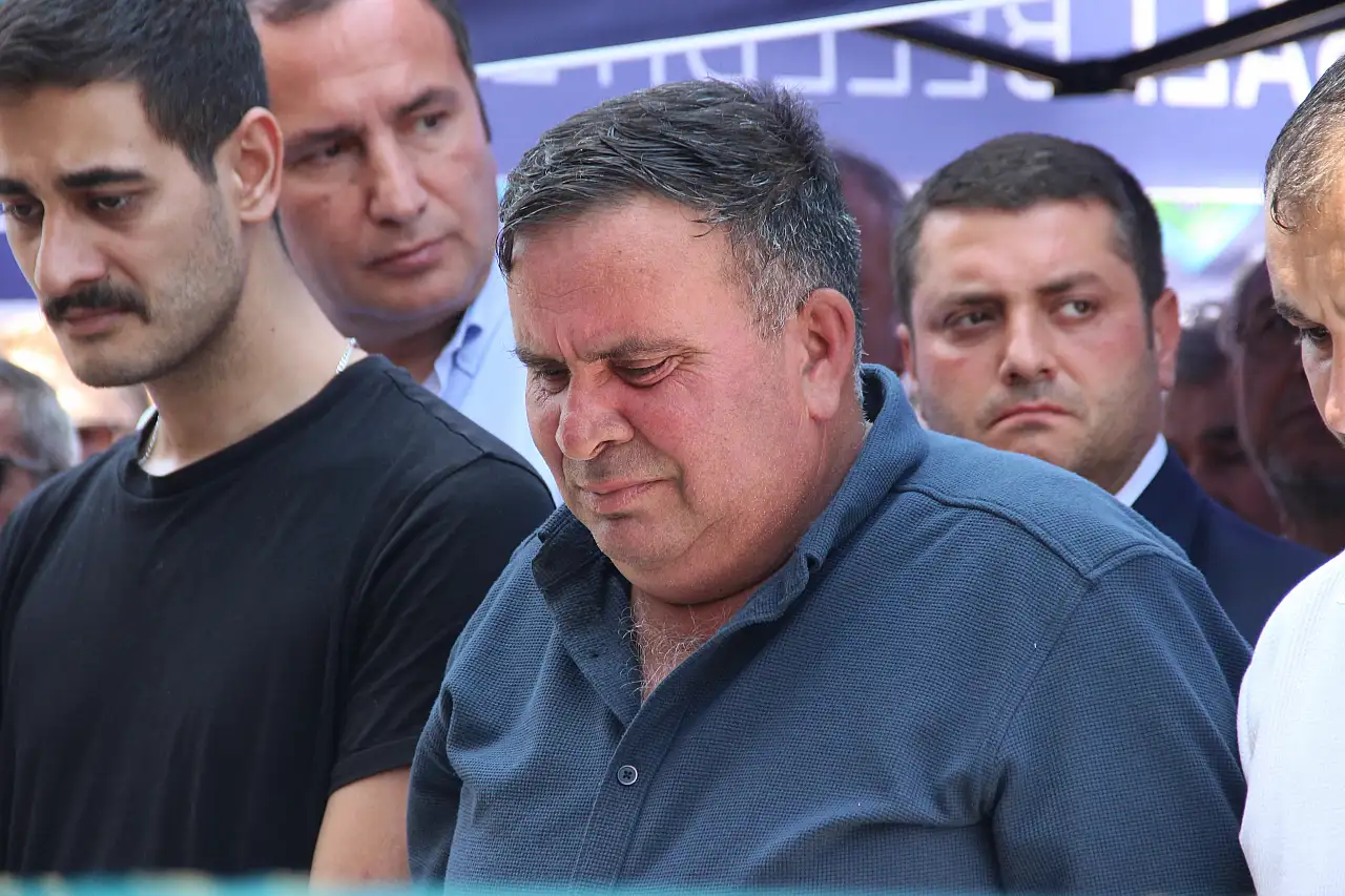 Irmak öğretmene veda