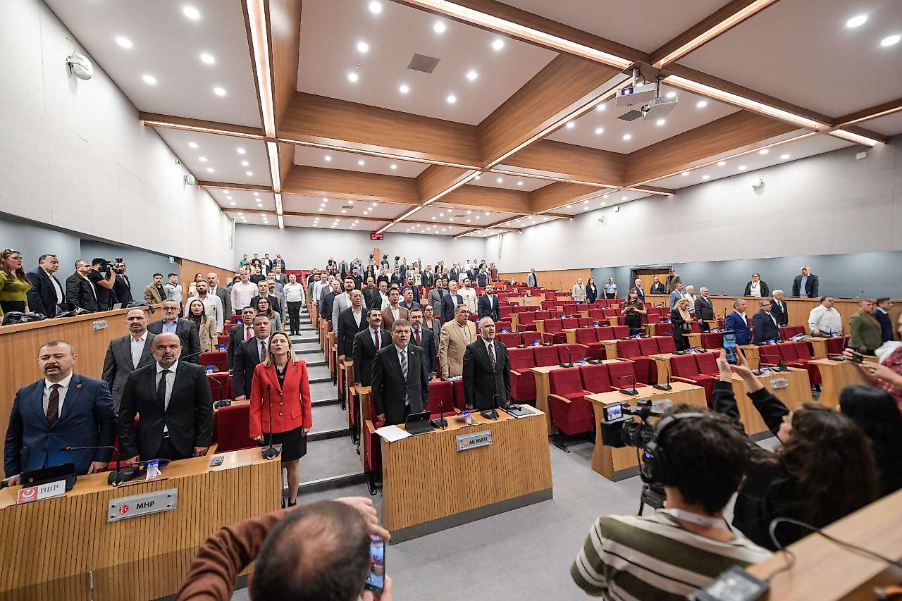 İZBAN'da 90 dakika düzenlemesi meclise takıldı