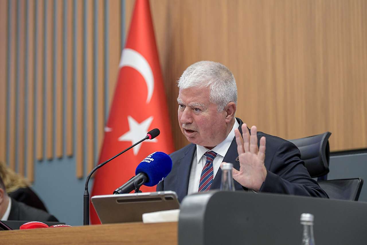 İZBAN'da 90 dakika düzenlemesi meclise takıldı