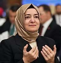 AK Parti Genel Başkan Yardımcısı Betül Sayan Kaya istifa etti
