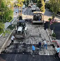 Başkan Tugay Torbalı'da asfalt çalışmalarını inceledi