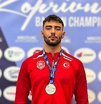 İzmirli güreşçiden Balkan ikinciliği