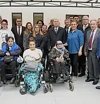 Özdağ İzmir'de temaslarını sürdürüyor