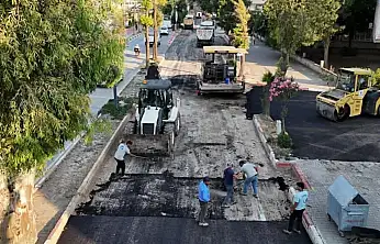Başkan Tugay Torbalı'da asfalt çalışmalarını inceledi