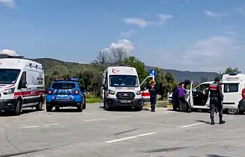 Bayındır'da kaza: 4'ü çocuk 7 kişi yaralandı