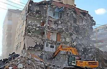 Hüseyin Aslan'dan deprem uyarısı: Uydu kentler acilen hayata geçirilmeli