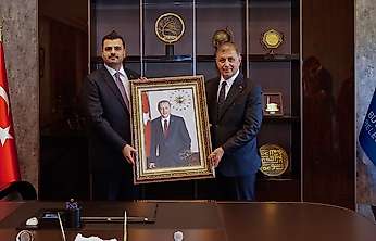İzmir'de Tarihi Şato'da AK Parti ve belediye başkanları bir araya geldi