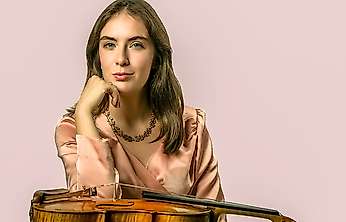 Keman sanatçısı İpek Aytimur'dan İzmir'de ücretsiz konser