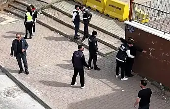 Okul önlerinde en az 2 polis görevlendirilecek