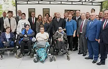 Özdağ İzmir'de temaslarını sürdürüyor