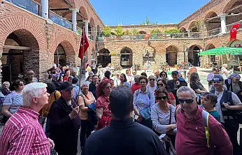 Torbalılı emeklilere ücretsiz İzmir turu desteği