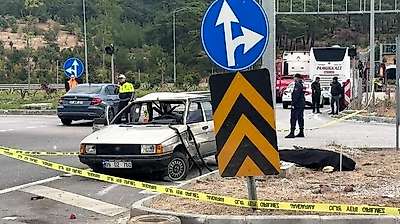 İzmir yönüne gelen yolcu otobüsü otomobille çarpıştı: 2 ölü