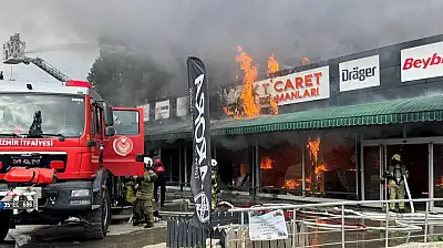 Torbalı'da iş güvenliği malzemeleri satan işyerinde yangın çıktı