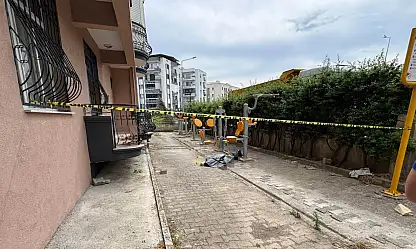 Cam silerken 4. kattan düşen adam hayatını kaybetti