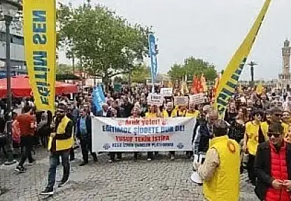 İzmir'de eğitimde şiddete karşı yürüyüş: Bakan Tekin'e istifa çağrısı