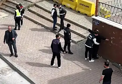 Okul önlerinde en az 2 polis görevlendirilecek