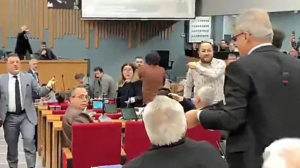 AK Partili Duman'ın Akın Gürlek açıklaması mecliste gerginliğe neden oldu