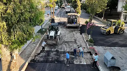 Başkan Tugay Torbalı'da asfalt çalışmalarını inceledi