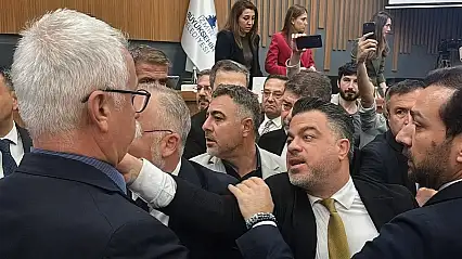 İzmir Büyükşehir Meclisi'nde tartışmalı oturum