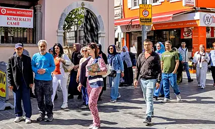 Emeklilere ücretsiz İzmir gezisi başladı: İşte gün gün gezi programı
