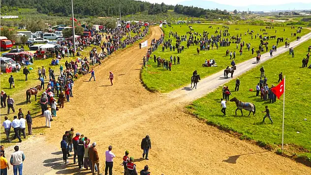 200 rahvan at yarıştı