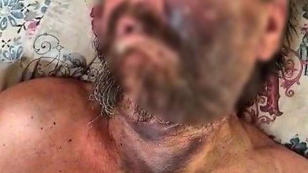 Abimin cenazesine neden gelmedin? dedi, feci şekilde dövdü