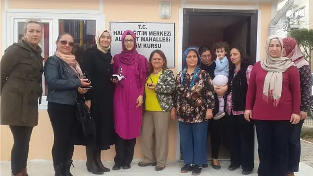 AK Kadınlardan kursiyer ziyareti