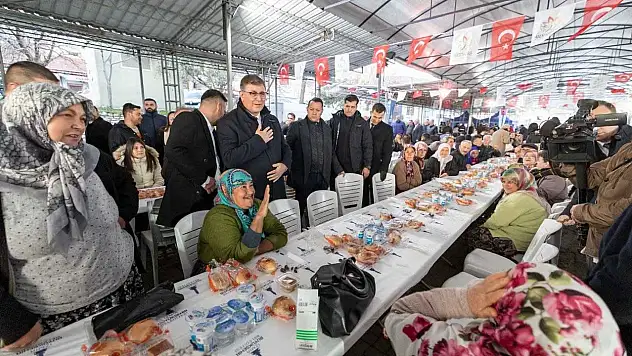 Başkan Tugay Ramazan ayının üçüncü iftarında Bayındır'daydı