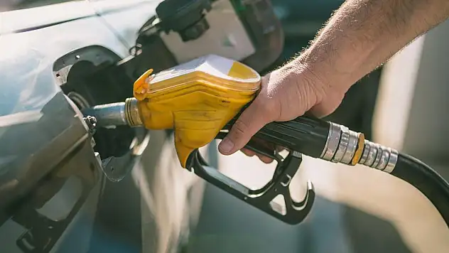 Bayram öncesi benzine zam geliyor