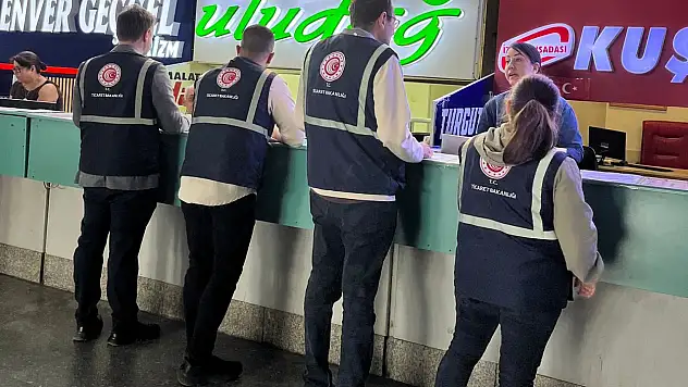 Bayram öncesi sıkı denetim: İzmir'de otogar ve hallerde ceza yağdı