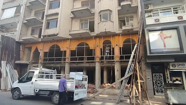 Beklenen yıkım başladı