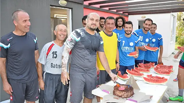 Brezilya usulü doğum günü sürprizi