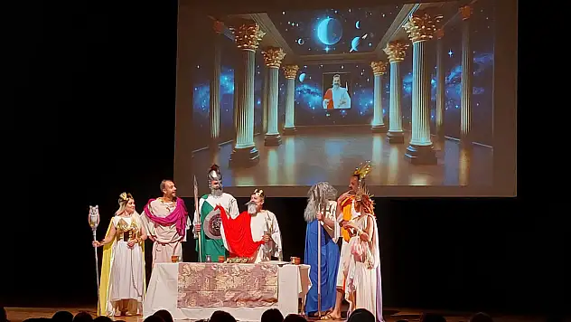 Bu kez bir müzikal komedi: İzmir'in Rüyası